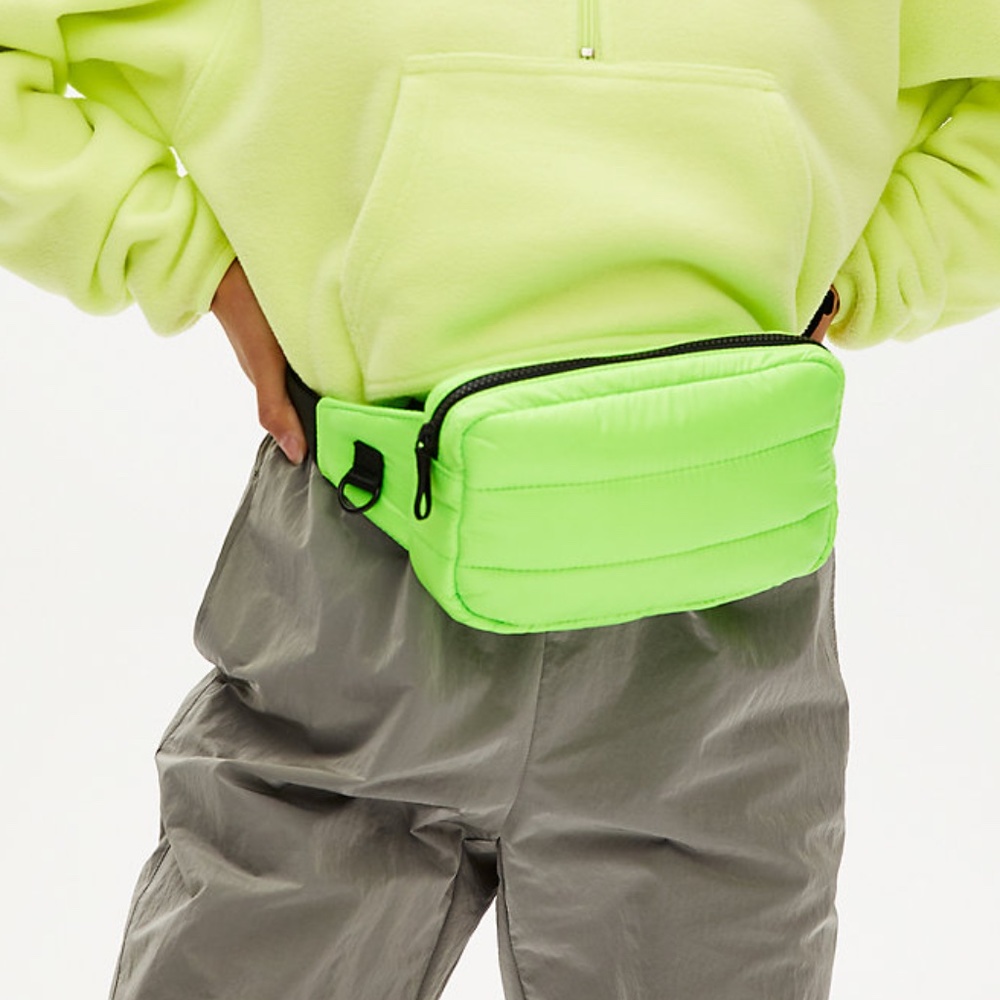 NWT Aritzia TNA Super Puff Quilted Waist Bag